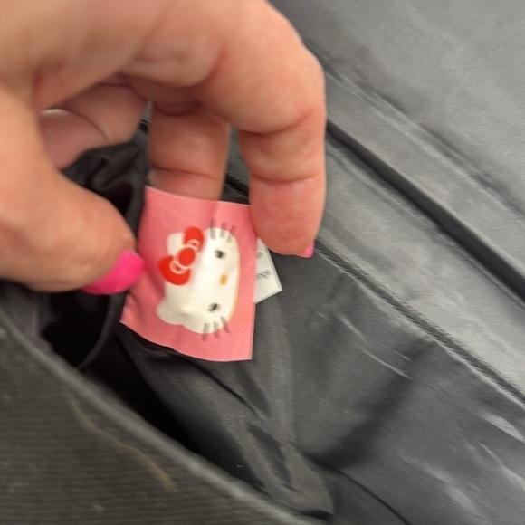 Hello Kitty Small Black Messenger Bag and Stuffed animal NYB5616K - Picture 7 of 13